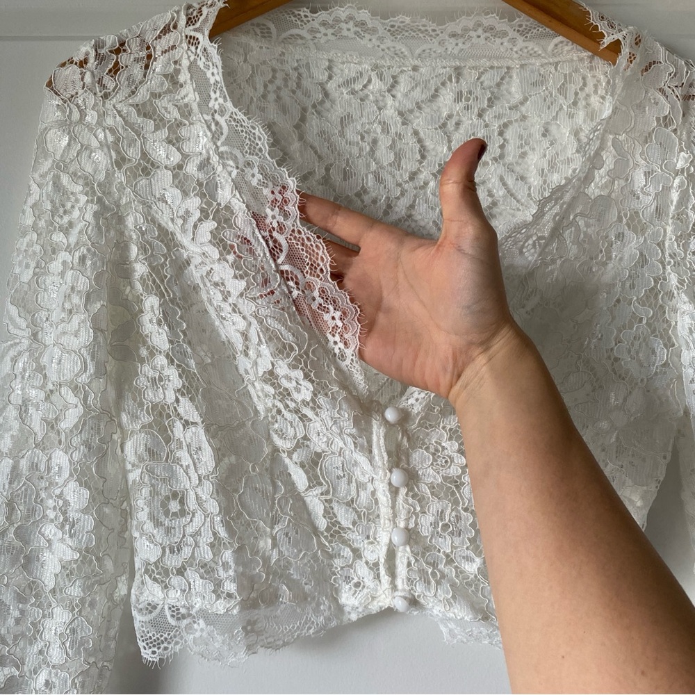 White Lace Long Sleeve Cover - Picture 4 of 5